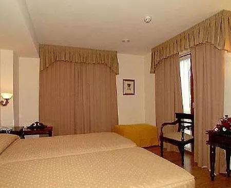 Ayre Alfonso Ii Hotel 4*