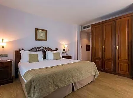 Hotell Ayre Alfonso Ii 4*