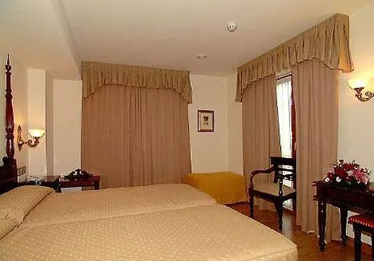 Ayre Alfonso Ii Hotel 4*