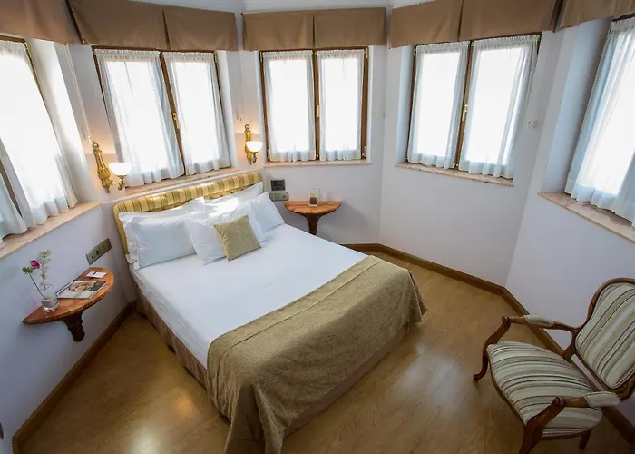 Ayre Alfonso Ii Hotel Oviédo